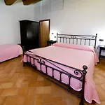 Martina לינה וארוחת בוקר 3*